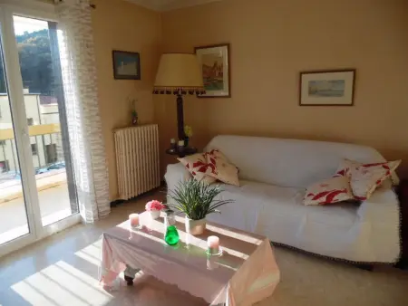 Charmant F2 à Amélie-les-Bains avec terrasse, parking et Wi-Fi, proche thermes et centre-ville - Photo 2