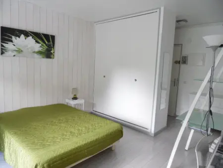 Studio lumineux avec balcon et terrasse, animaux admis, parking sécurisé, proche des thermes - Photo 2