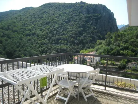 Studio lumineux avec balcon et terrasse, animaux admis, parking sécurisé, proche des thermes - Photo 5