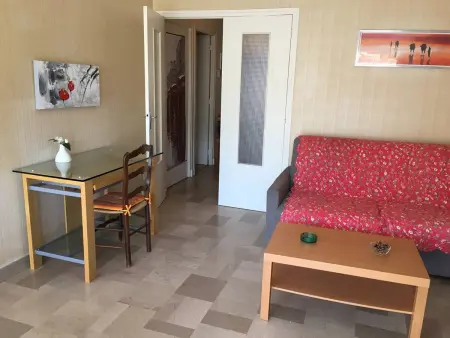 Appartement F2 avec Terrasse, Parking et WiFi, Animaux Acceptés, proche Amélie-les-Bains. - Photo 2