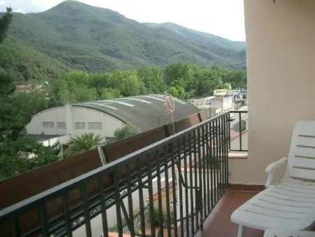 Charmant F2 avec Garage, Terrasse et Véranda, à 500m du Centre et 600m des Cures à Amélie-les-Bains - Photo 5