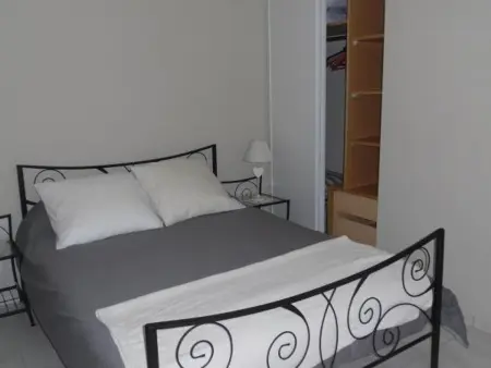 Charmant F2 avec balcon et parking, proche cure et centre-ville – Amélie-les-Bains - Photo 5