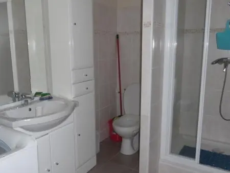 Charmant F2 avec balcon et parking, proche cure et centre-ville – Amélie-les-Bains - Photo 6