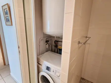 Bel appartement T2 avec balcon, WIFI et parking près de la plage - Photo 7