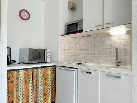 Studio cabine au Lavandou - 4 couchages, climatisé, balcon, piscine, parking inclus - Photo 5