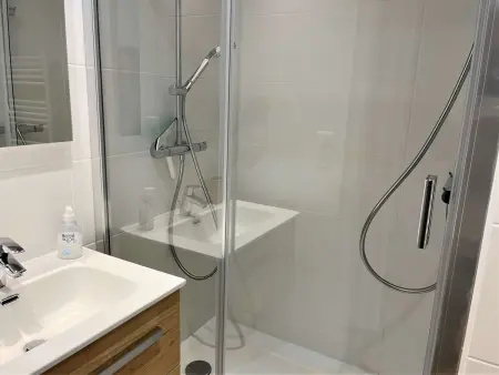 Charmant T2 cabine, rénové, 6 couchages, à 20m des pistes, parking privé – Vars Les Claux - Photo 10