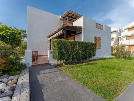 Appartement Luxe Rez-de-Chaussée à La Pineda avec Terrasse et Piscine, 200m de la Plage - Photo 7