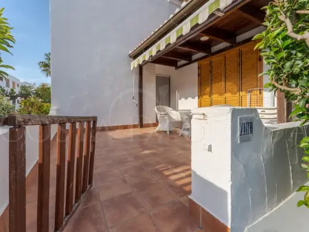 Appartement Luxe Rez-de-Chaussée à La Pineda avec Terrasse et Piscine, 200m de la Plage - Photo 8