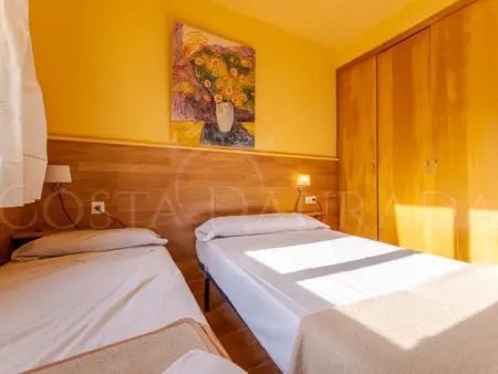Appartement Luxe Rez-de-Chaussée à La Pineda avec Terrasse et Piscine, 200m de la Plage - Photo 13