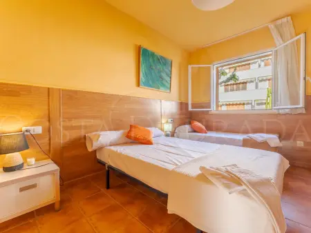 Appartement Luxe Rez-de-Chaussée à La Pineda avec Terrasse et Piscine, 200m de la Plage - Photo 15