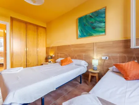 Appartement Luxe Rez-de-Chaussée à La Pineda avec Terrasse et Piscine, 200m de la Plage - Photo 17