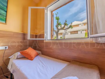 Appartement Luxe Rez-de-Chaussée à La Pineda avec Terrasse et Piscine, 200m de la Plage - Photo 18