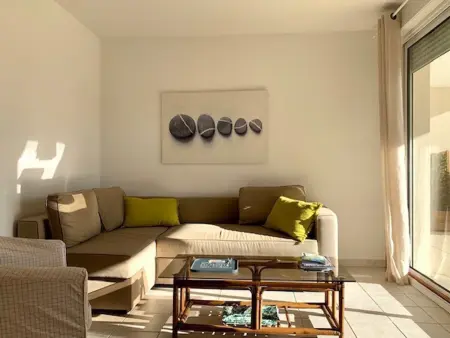 Confort à Mèze : Appartement climatisé avec terrasse et jardin - Photo 1