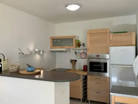 Confort à Mèze : Appartement climatisé avec terrasse et jardin - Photo 2