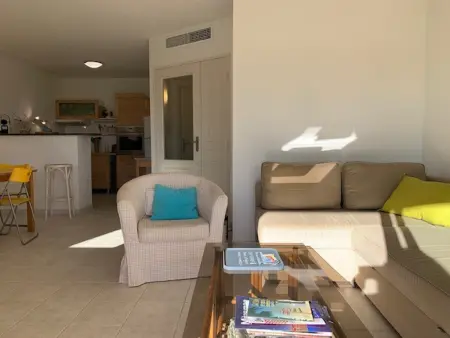 Confort à Mèze : Appartement climatisé avec terrasse et jardin - Photo 7