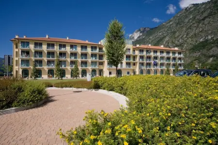 Residence Porto Letizia Porlezza - 6  Village Trilocale 6 pax Deluxe VGB6D 8229/8230, Appartement avec vue sur le lac à Porlezza avec balcon - Photo 2