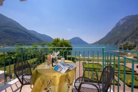 Residence Porto Letizia Porlezza - 6  Village Trilocale 6 pax Deluxe VGB6D 8229/8230, Appartement avec vue sur le lac à Porlezza avec balcon - Photo 9