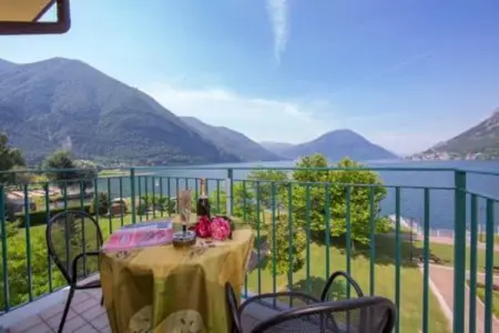 Residence Porto Letizia Porlezza - 6  Village Trilocale 6 pax Deluxe VGB6D 8229/8230, Appartement avec vue sur le lac à Porlezza avec balcon - Photo 10