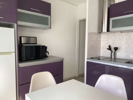 Charmant T2 au cœur du village avec garage, balcon ensoleillé et wifi à Balaruc-les-Bains. - Photo 2