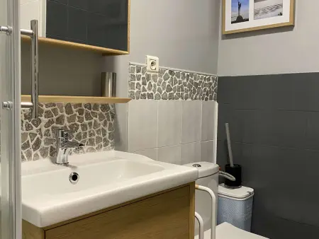 Charmant T2 au cœur du village avec garage, balcon ensoleillé et wifi à Balaruc-les-Bains. - Photo 10