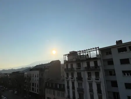 Charmant T2 moderne et lumineux avec climatisation et parking à Aix-les-Bains - Photo 5