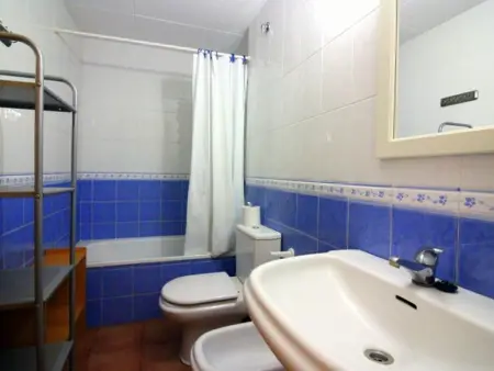 Appartement à Roses : 1km de la plage, piscine, parking, WIFI, quartier calme - Photo 4