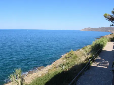 Appartement avec Terrasse à 300m de la Plage, Parking Inclus - Photo 6