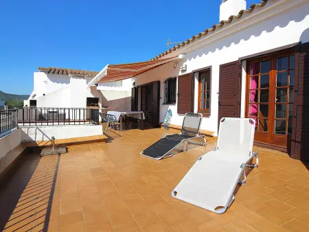 Penthouse lumineux avec grandes terrasses proche plage - 2 chambres, parking, WIFI et BBQ - Photo 2