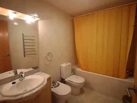 Appartement neuf avec piscine, jardin, à 400 m de la plage et près des commerces, idéal pour familles. - Photo 8