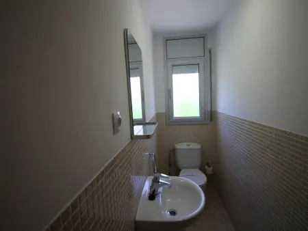 Appartement neuf avec piscine, jardin, à 400 m de la plage et près des commerces, idéal pour familles. - Photo 9