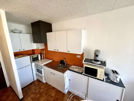 Studio cosy à Port-la-Nouvelle, à 300m de la plage, avec balcon, salon de jardin et ménage inclus - Photo 4