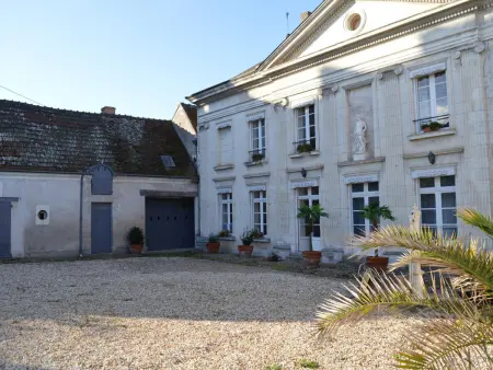 Château Directoire avec Piscine Privée et Jardin - Photo 2