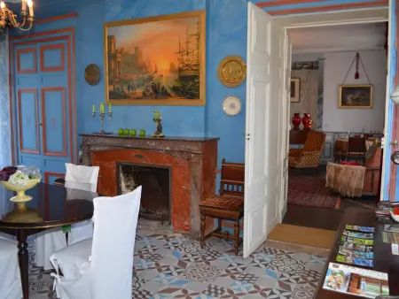 Château Directoire avec Piscine Privée et Jardin - Photo 3