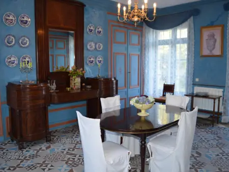 Château Directoire avec Piscine Privée et Jardin - Photo 5