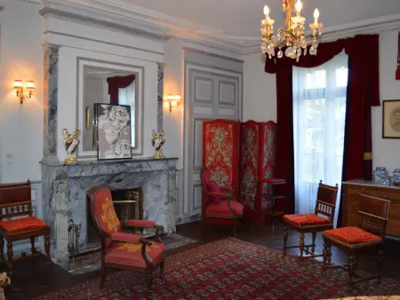 Château Directoire avec Piscine Privée et Jardin - Photo 7