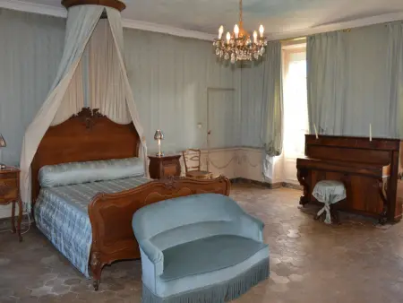 Château Directoire avec Piscine Privée et Jardin - Photo 17