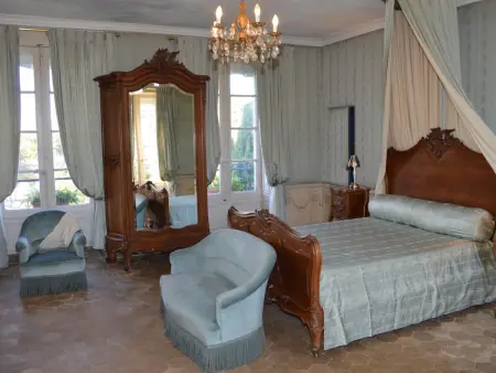 Château Directoire avec Piscine Privée et Jardin - Photo 18
