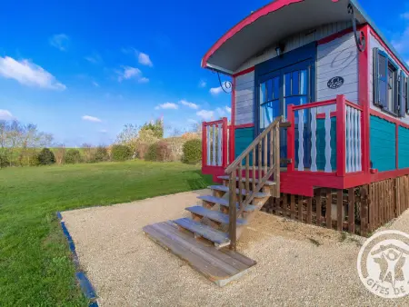 Roulotte climatisée avec piscine et jardin, Gite 4 personnes à Lys Haut Layon - Photo 1