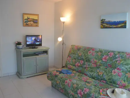 Appartement Studio Cabine à Fréjus, Piscine, Plage à 500m, Clim, Parking, Terrasse, 4 Couchages - Photo 3