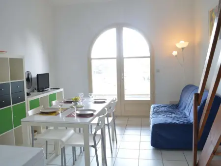 Appartement calme avec terrasse à St Raphaël, proche plage - Photo 2