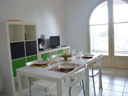 Appartement calme avec terrasse à St Raphaël, proche plage - Photo 3