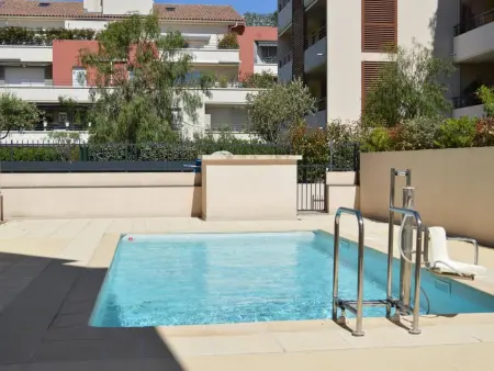 Spacieux 3 pièces avec terrasse, piscine et garage, à 2 pas de la plage – Saint Raphaël - Photo 3