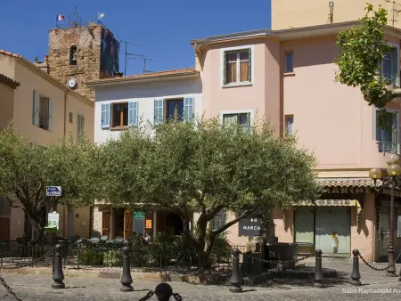 Spacieux 3 pièces avec terrasse, piscine et garage, à 2 pas de la plage – Saint Raphaël - Photo 18