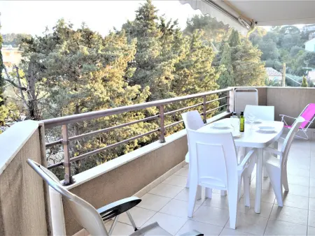 Appartement T3 lumineux avec terrasse, climatisation, garage et Wifi à 2 pas des plages - Cavalaire - Photo 2