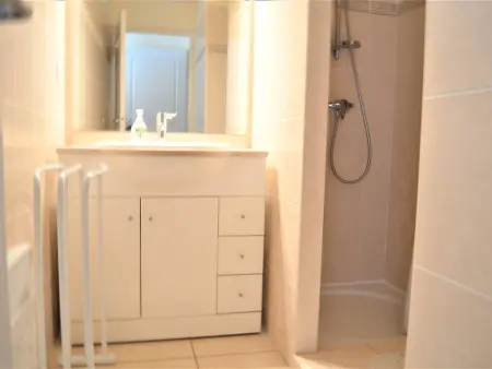 Appartement T3 lumineux avec terrasse, climatisation, garage et Wifi à 2 pas des plages - Cavalaire - Photo 10