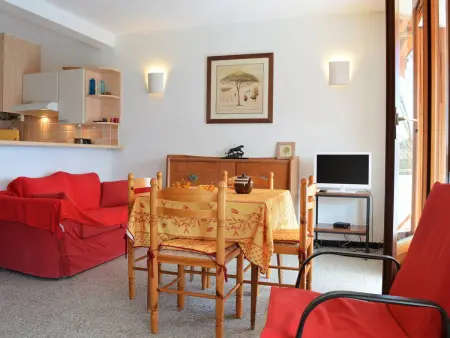 Charmant T2 avec balcon, proche plage Saint Clair, parking, 4 couchages - Le Lavandou - Photo 2