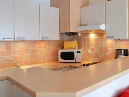 Charmant T2 avec balcon, proche plage Saint Clair, parking, 4 couchages - Le Lavandou - Photo 4