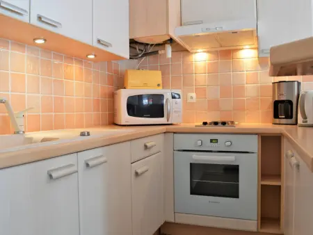 Charmant T2 avec balcon, proche plage Saint Clair, parking, 4 couchages - Le Lavandou - Photo 5