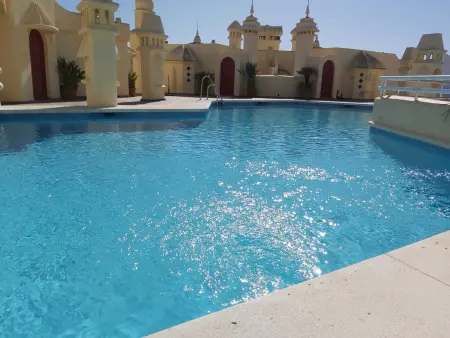 Benalmádena: Appartement 2 chambres avec clim, piscine sur le toit - Photo 2
