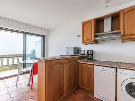Appartement moderne en bord de mer avec balcon et parking - Photo 3